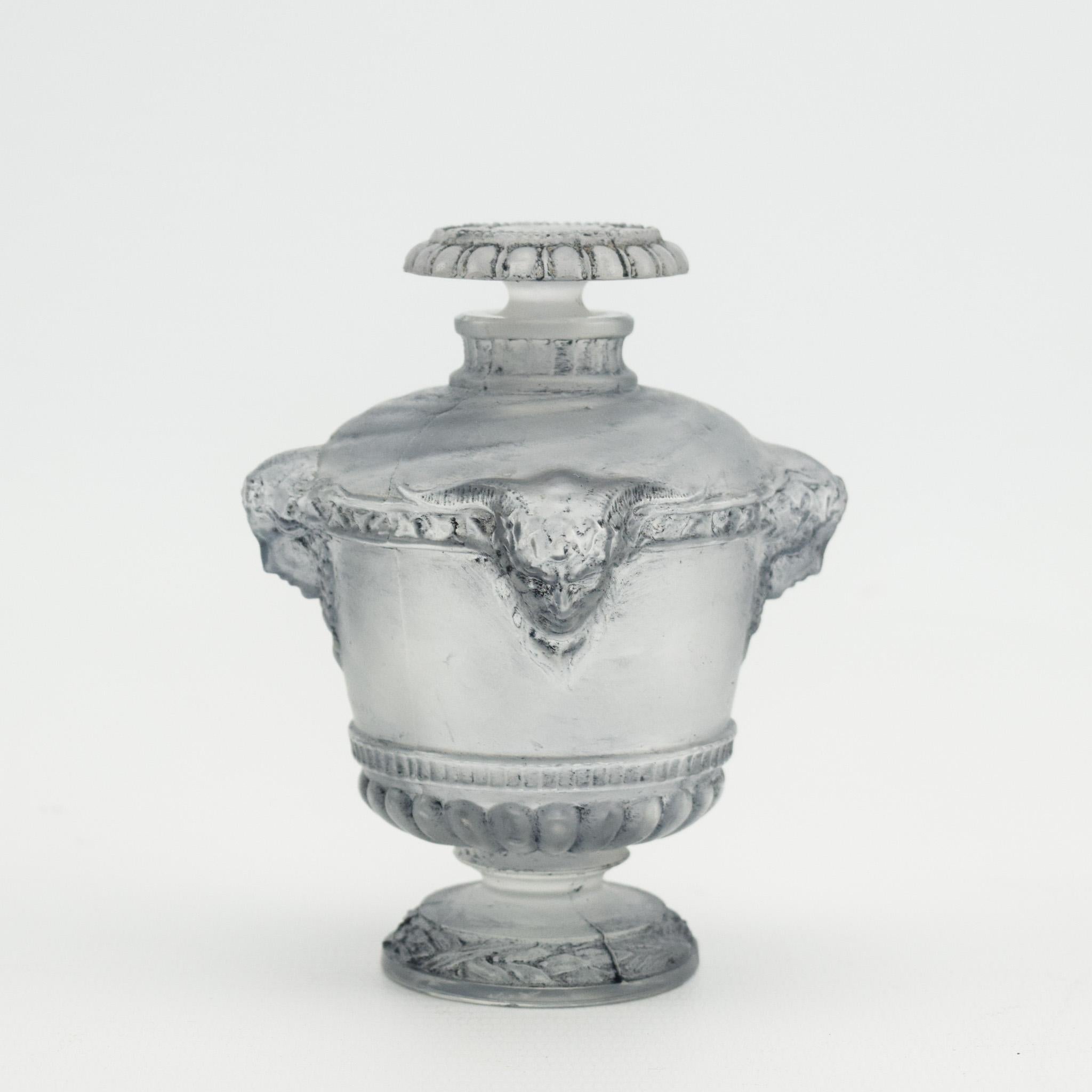 Art Deco Rene Lalique Bouquet de faunes perfume bottle C1925 For Sale