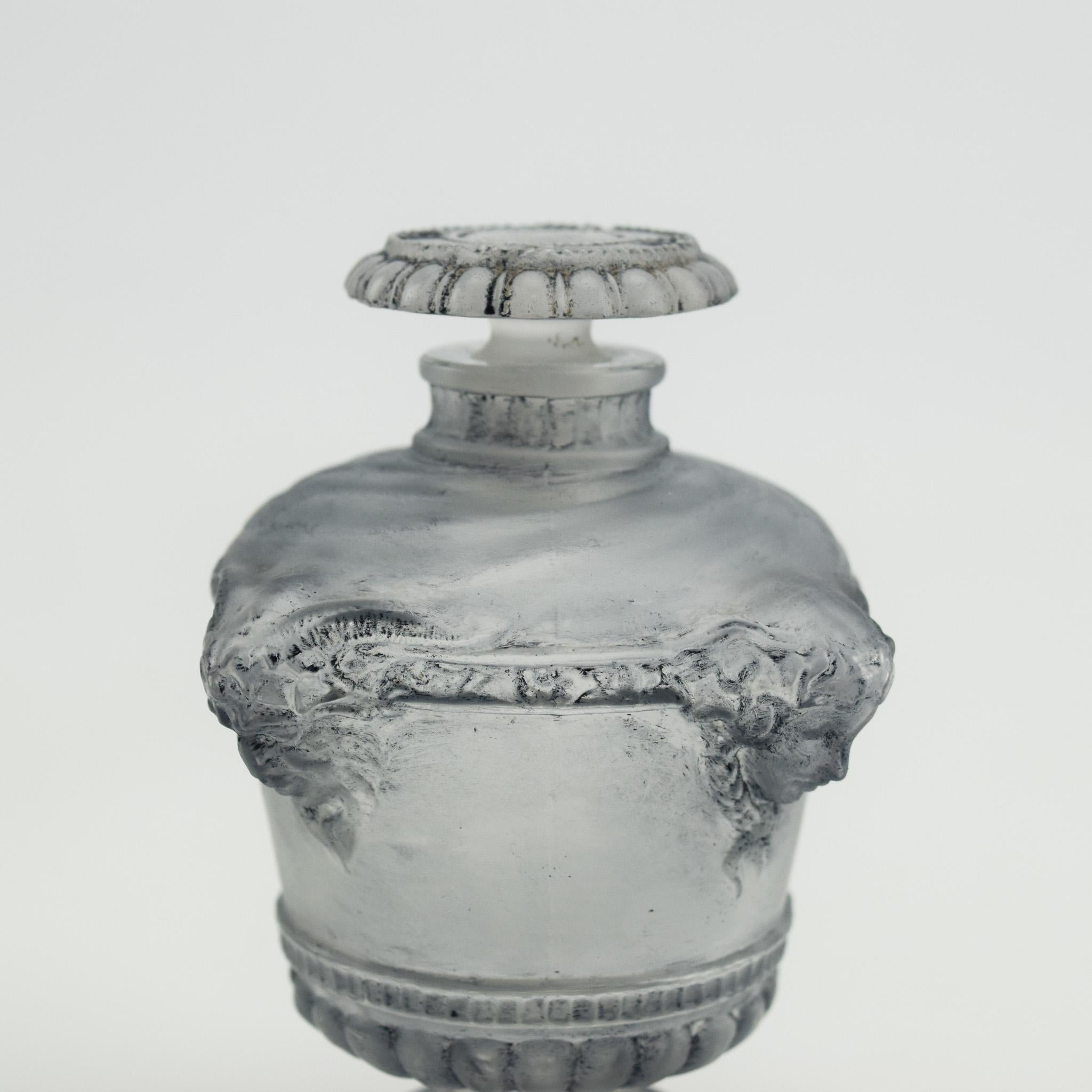 French Rene Lalique Bouquet de faunes perfume bottle C1925 For Sale