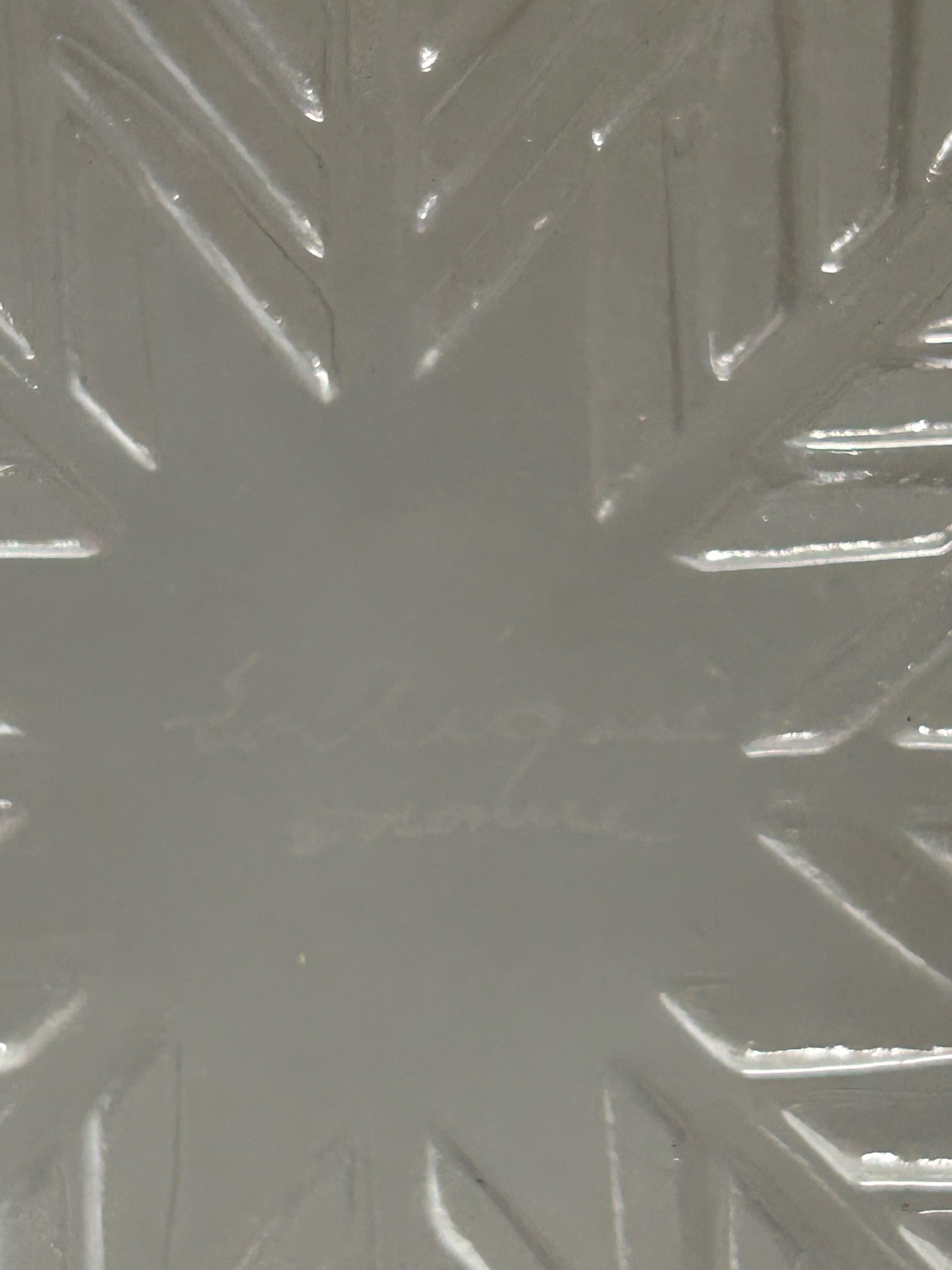 René Lalique Schale Teller Schale Oeillets Nelken Erstellt in 1932 (20. Jahrhundert) im Angebot