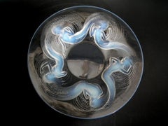 René Lalique Bowl with Opalescent Glass 'Calypso' Design