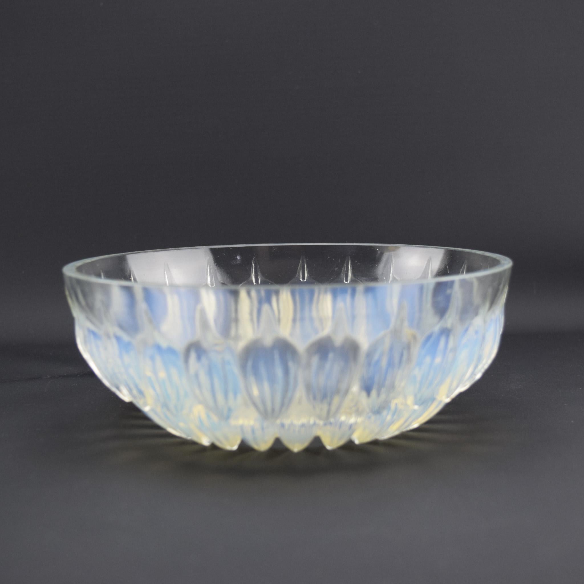 Rene Lalique Cacao cuenco opalescente C1931 Francés en venta