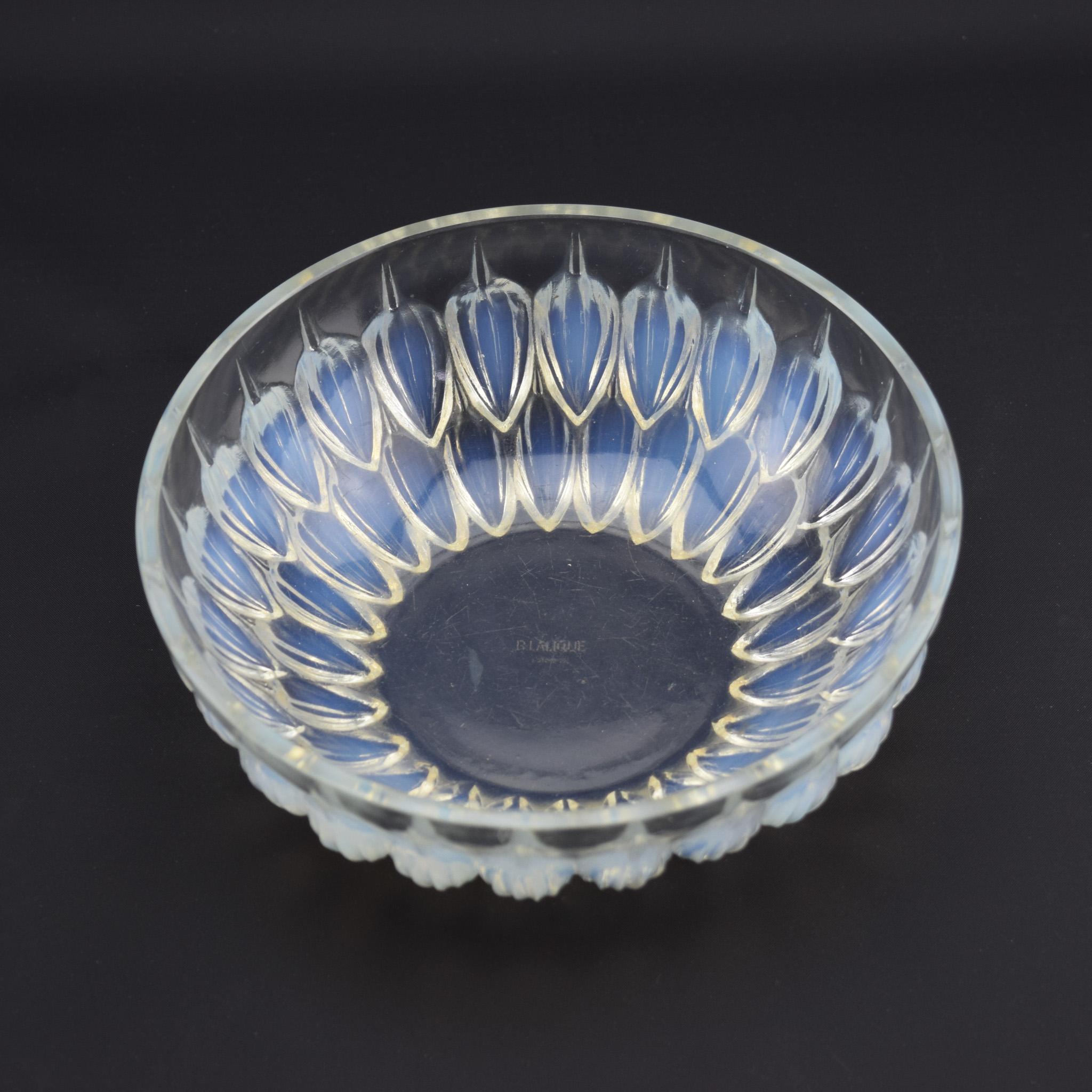 Rene Lalique Cacao cuenco opalescente C1931 Moldeado en venta