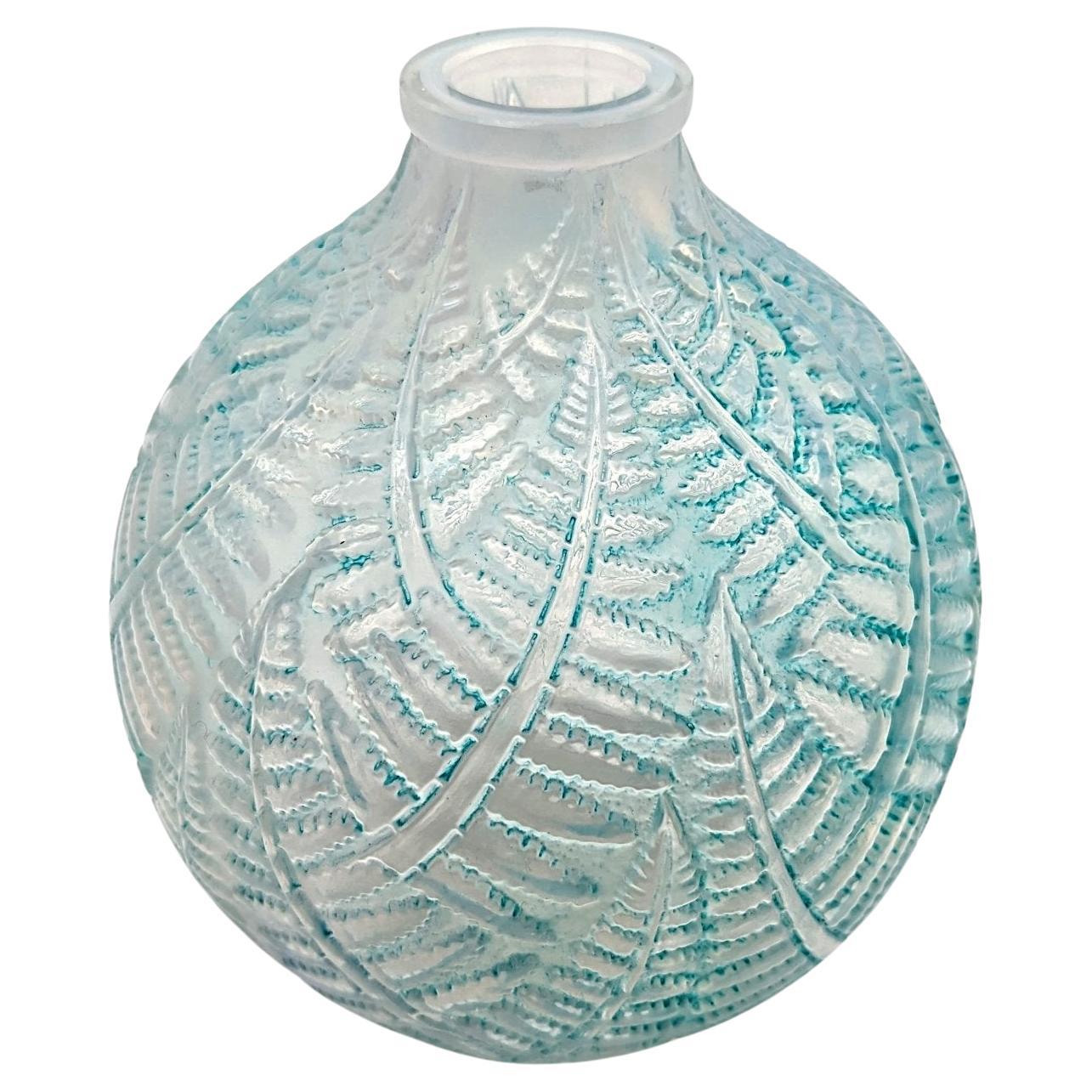 René Lalique vase art déco opalsecent en coffret Espalion