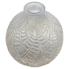 René Lalique cased opalsecent art deco vase Espalion René Lalique cased opalsecent art deco vase Espalion