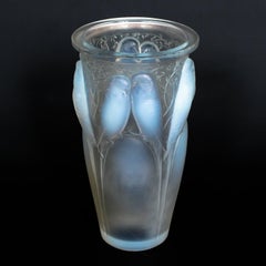 René Lalique "Ceylan" Blue Opalescent Frosted Glass Vase Excellent Condition