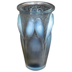René Lalique "Ceylan" Blue Opalescent Frosted Glass Vase Excellent Condition