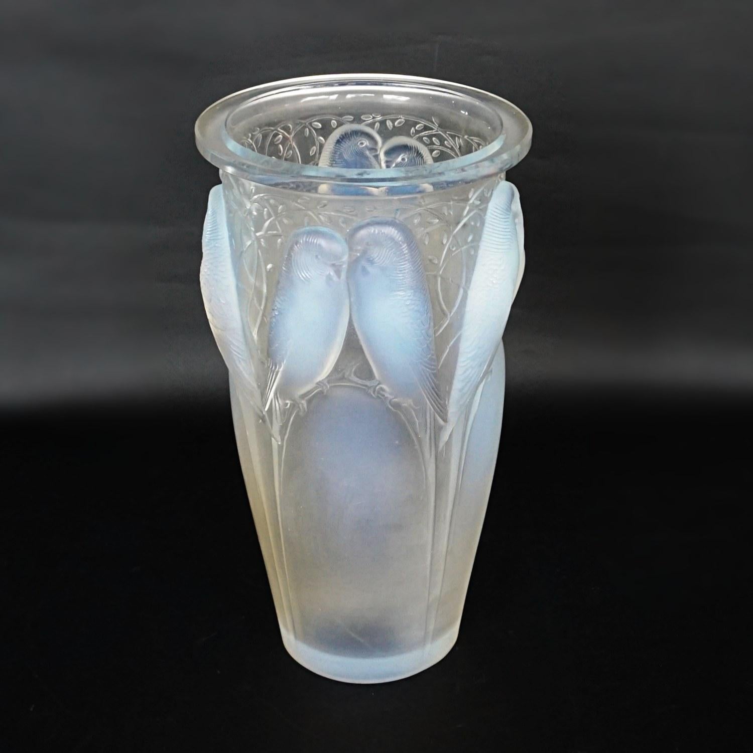 Art Deco René Lalique Ceylan Opalescent Glass Vase