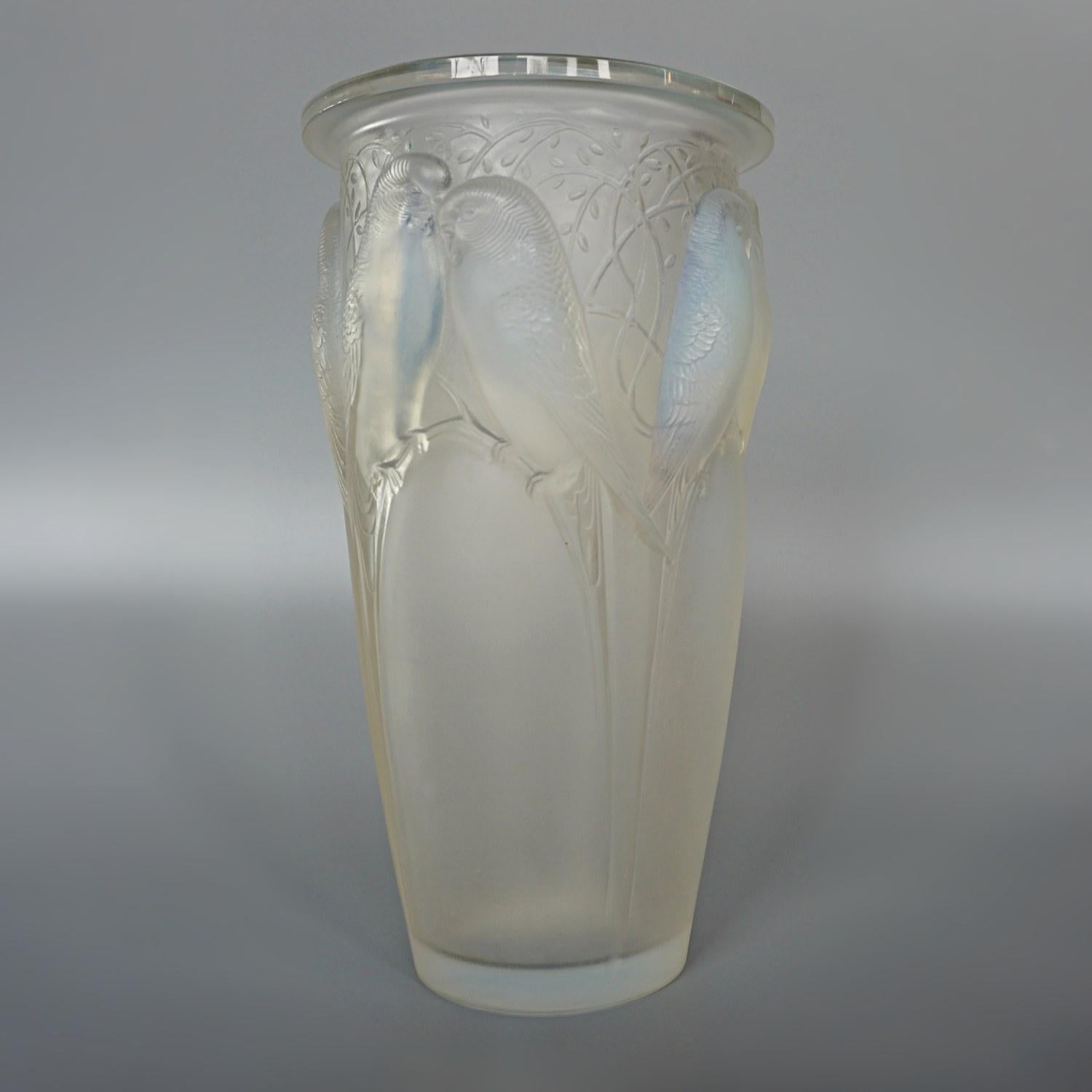 Mid-20th Century René Lalique Ceylan Opalescent Glass Vase