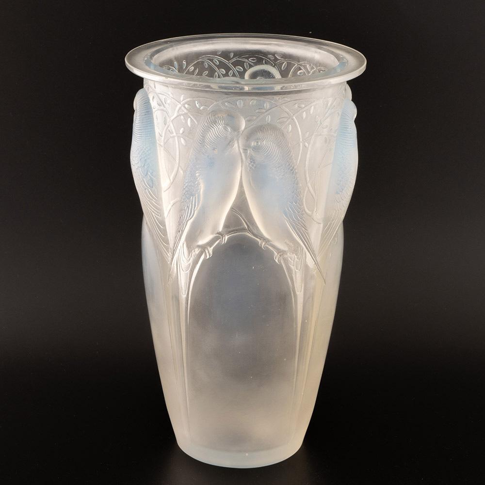 Titolo : Vaso Ceylan di Rene Lalique
Data : Progettata nel 1924 - non continuata dopo il 1947
Origine : Wingen-sur-Moder, Francia
Caratteristiche della ciotola: Coppie di 