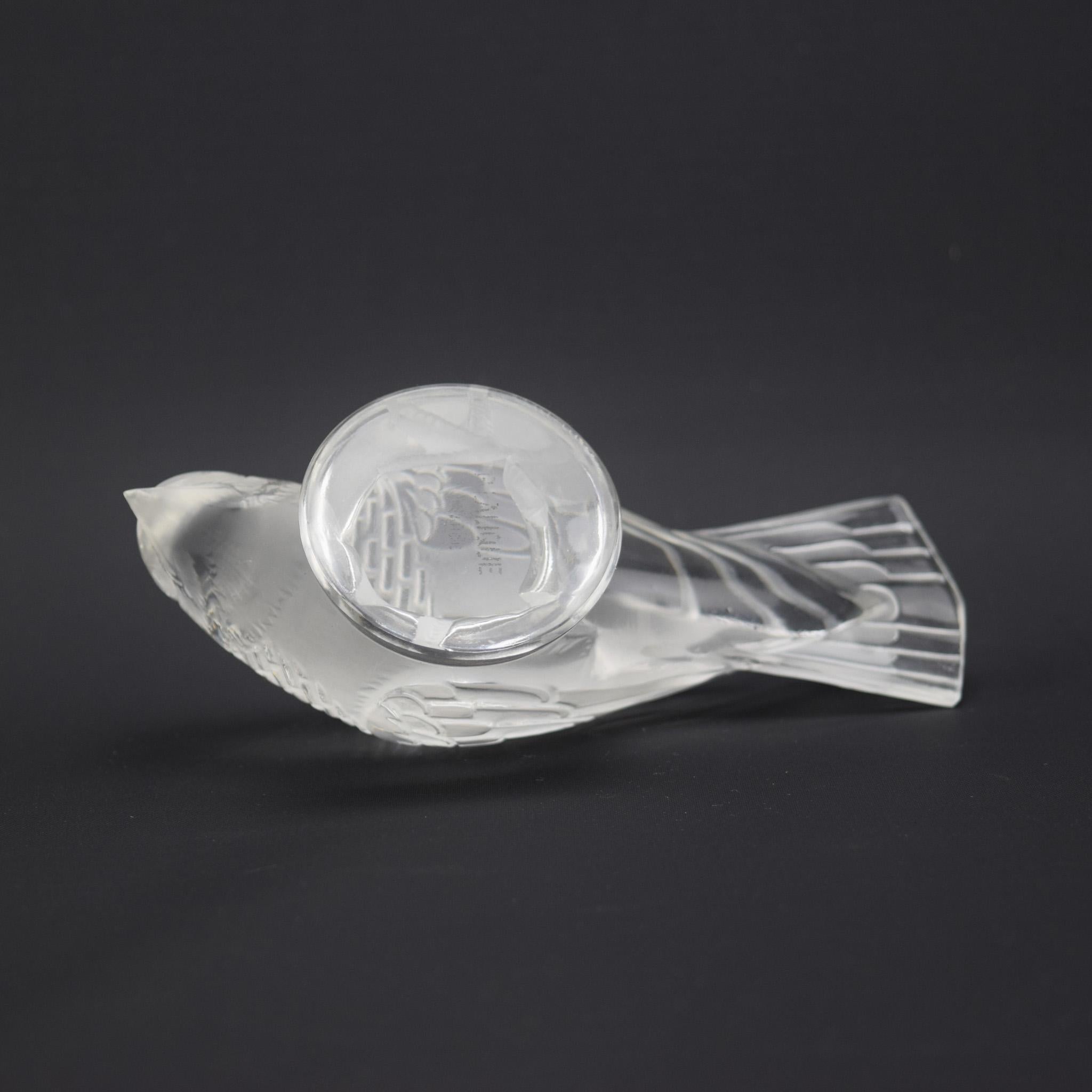 Francese Rene Lalique Chardonneret Timide C1931 Fermacarte Cardellino in vendita