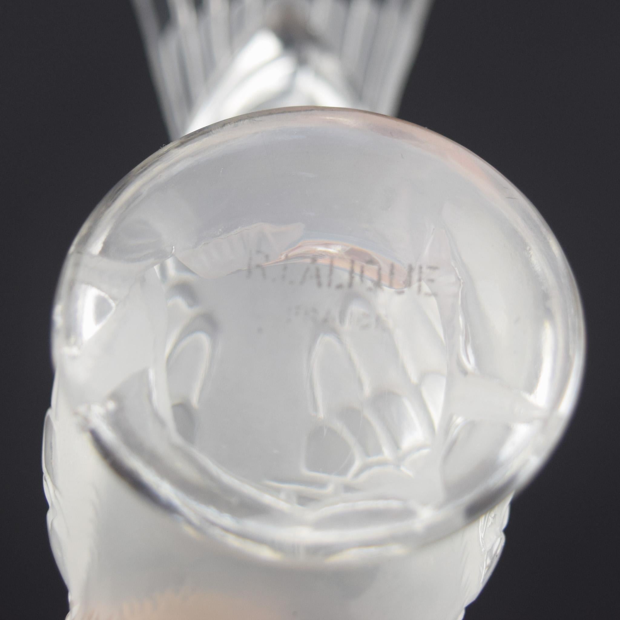 Rene Lalique Chardonneret Timide C1931 Fermacarte Cardellino In condizioni buone in vendita a Devon, GB