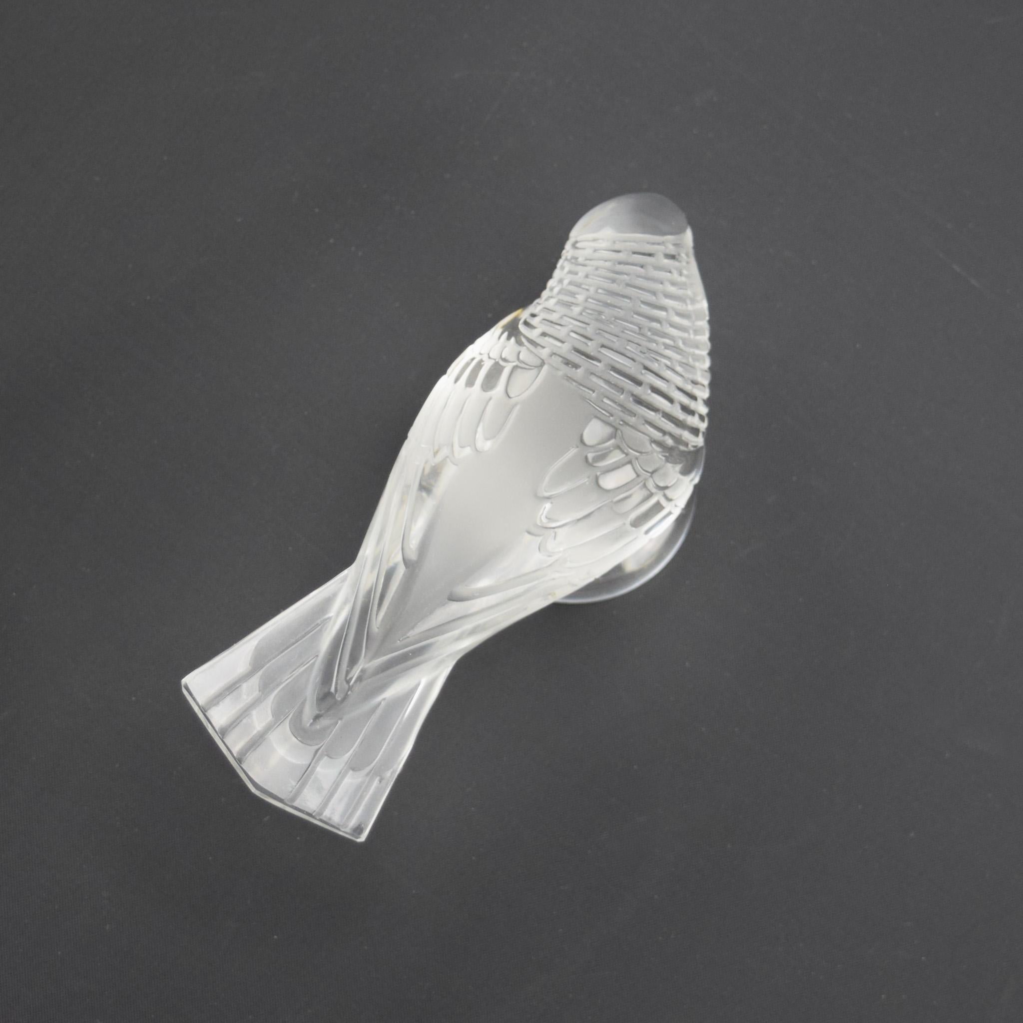 Metà XX secolo Rene Lalique Chardonneret Timide C1931 Fermacarte Cardellino in vendita