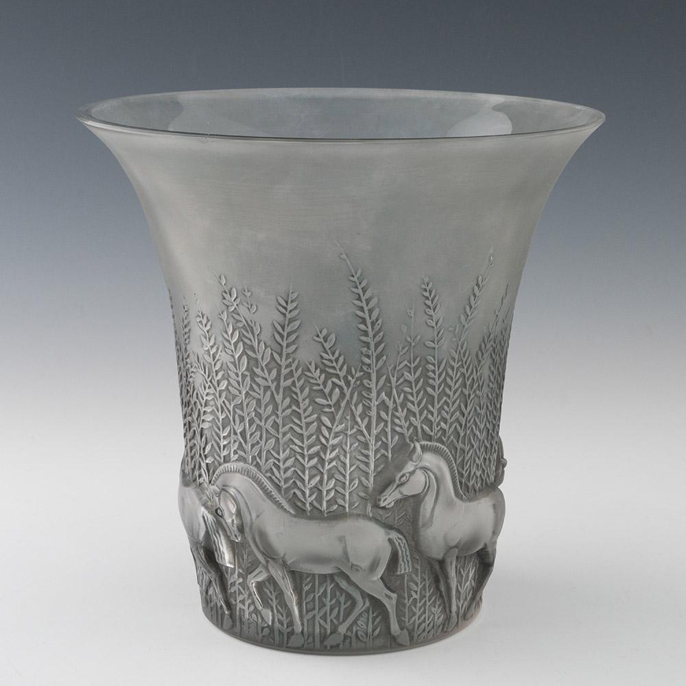 Rene Lalique Jarrón Cheveaux Marcilhac 1047 Diseñado 1930 en Bueno estado para la venta en Tunbridge Wells, GB