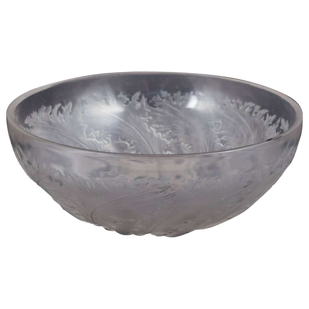 René Lalique. "Chicoree" bowl in frosted and polished glass. Ca 1930s For Sale