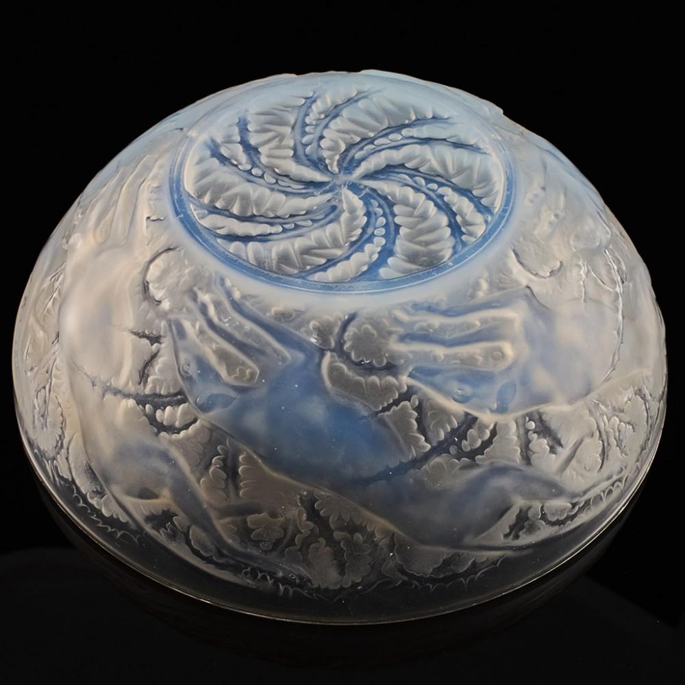 Rene Lalique Chiens Bowl Designed 1921 Marcilhac 3214 In Good Condition For Sale In Tunbridge Wells, GB