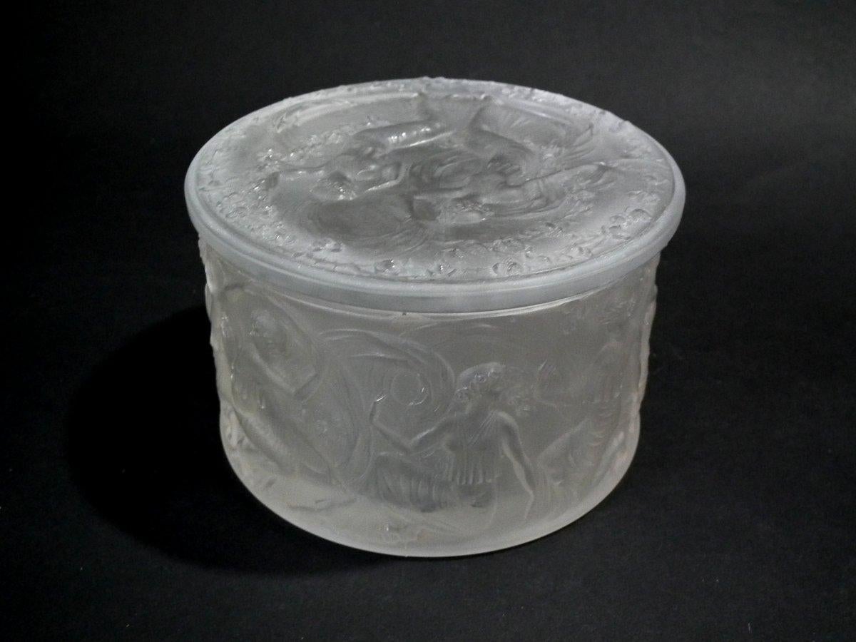René Lalique Clear and Frosted Glass 'Figurines Et Voiles' Box 5