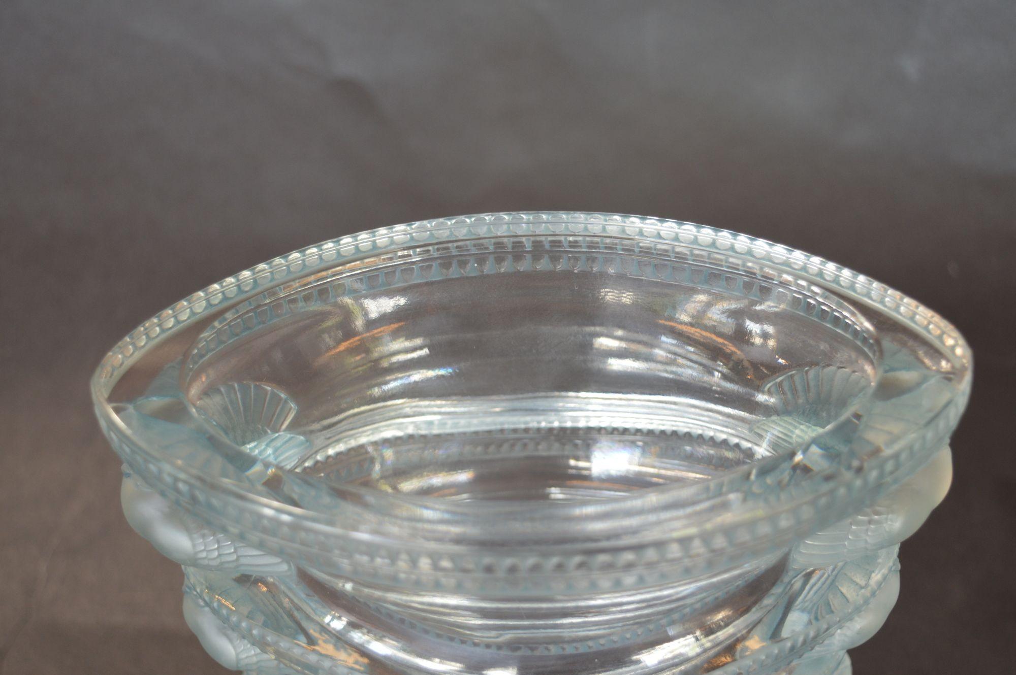 French Provincial René Lalique Clear & Frosted Crystal Saint Marc Vase For Sale