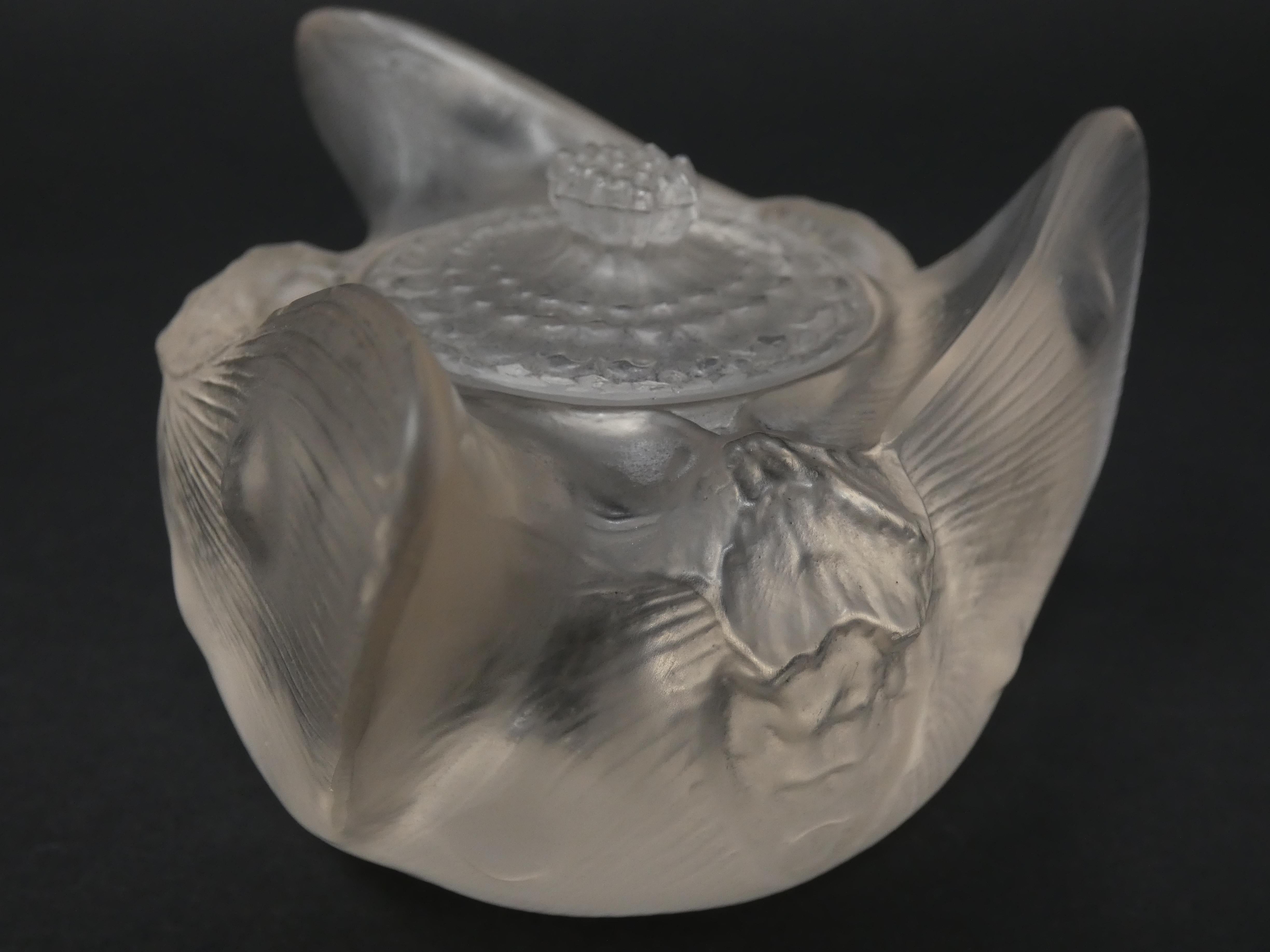 Art Nouveau René Lalique Clear & Frosted Glass 'Trois Papillons' Inkwell For Sale