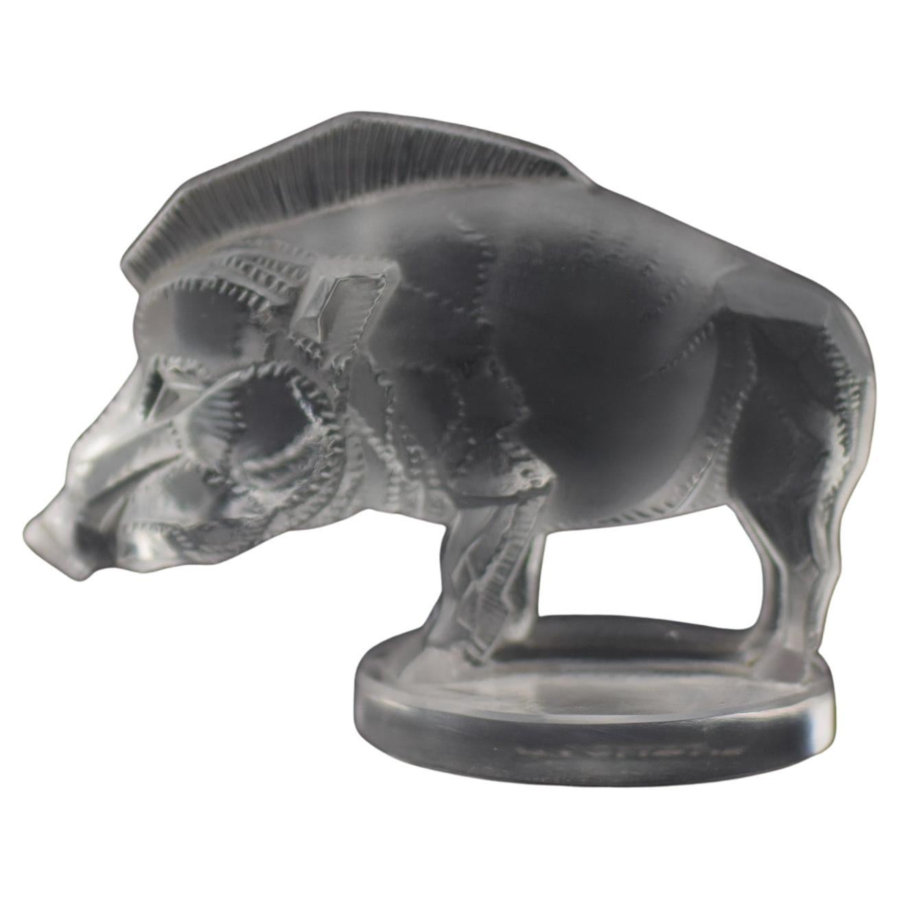 Rene Lalique - Mascot de voiture Sanglier (mort d'oiseau) transparent et dépoli C1929