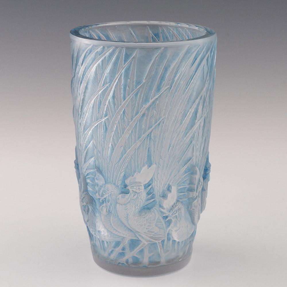 Vaso Coqs et Plumes di Rene Lalique disegnato nel 1928 In condizioni buone in vendita a Tunbridge Wells, GB