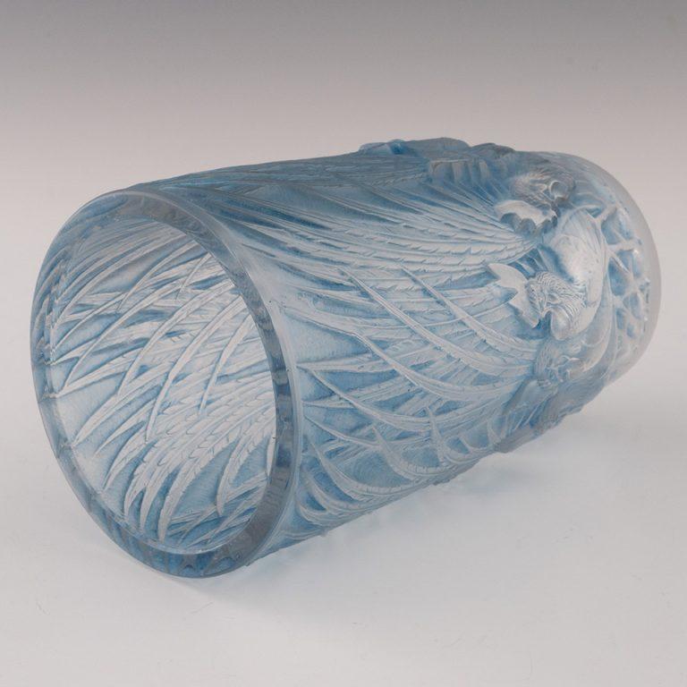 Inizio XX secolo Vaso Coqs et Plumes di Rene Lalique disegnato nel 1928 in vendita