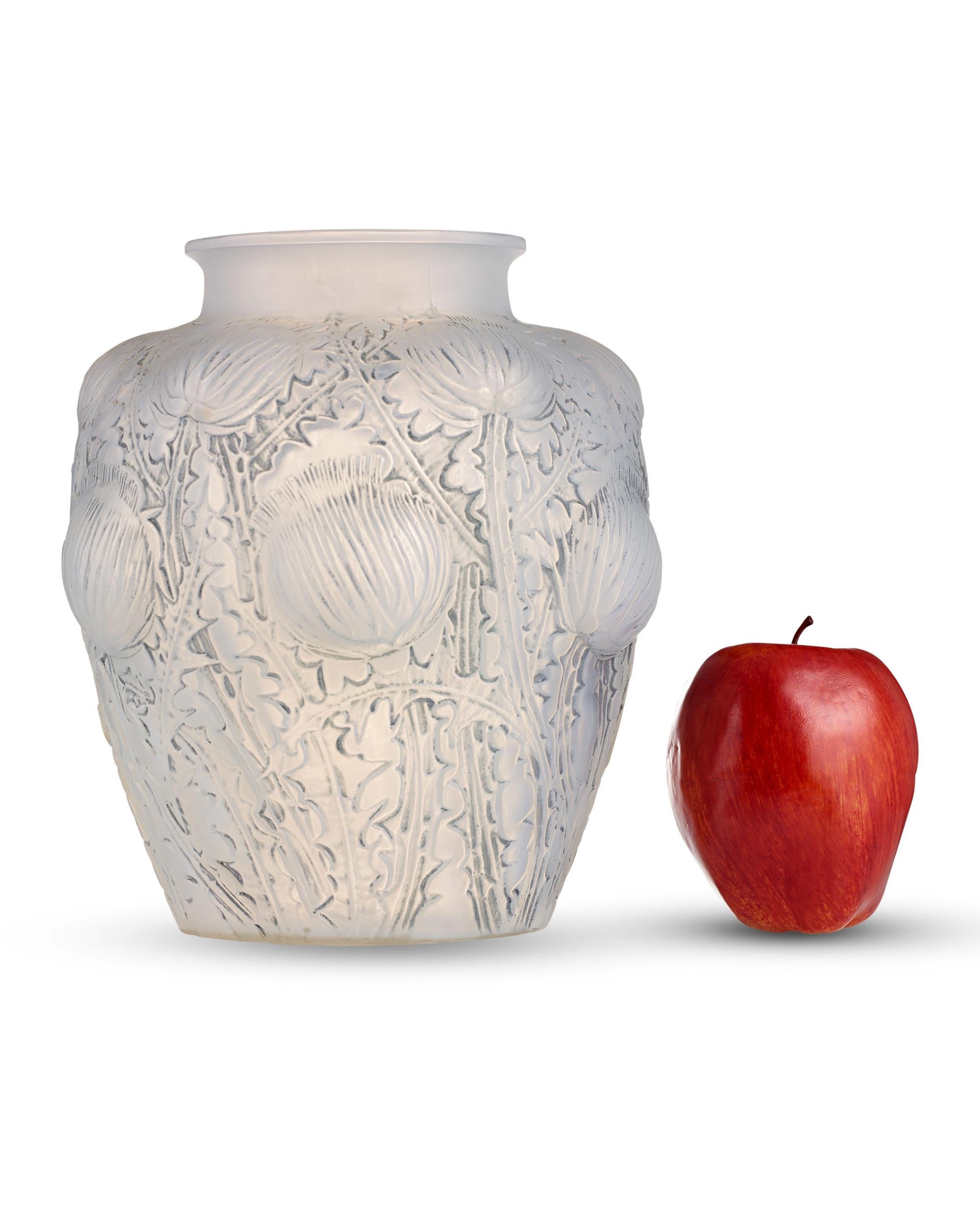 Vase en verre dépoli René Lalique Domrémy Bon état - En vente à New Orleans, LA