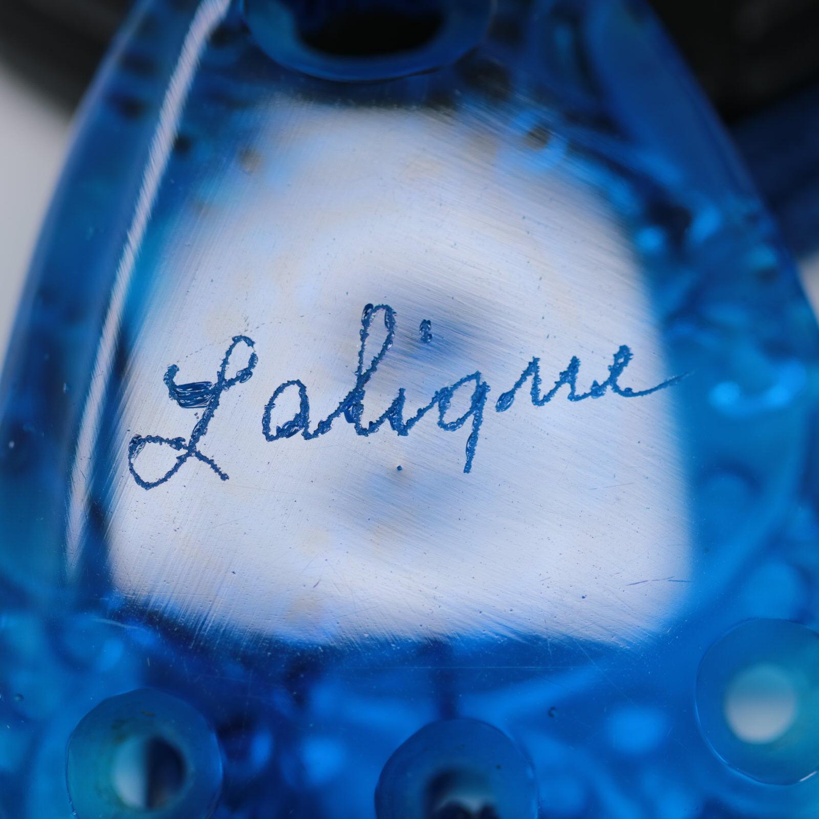 Electric Blue Coloured Glass 'Graines' Pendelleuchte von Lalique (Gepresst) im Angebot