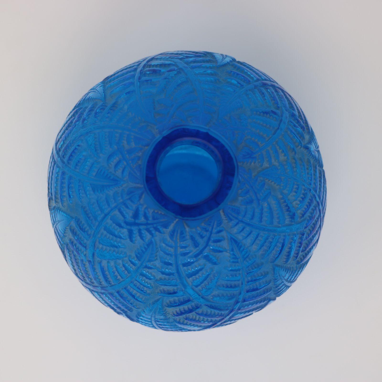 Rene Lalique Electric Blue Glass Espalion Vase In Good Condition For Sale In Chelmsford, Essex