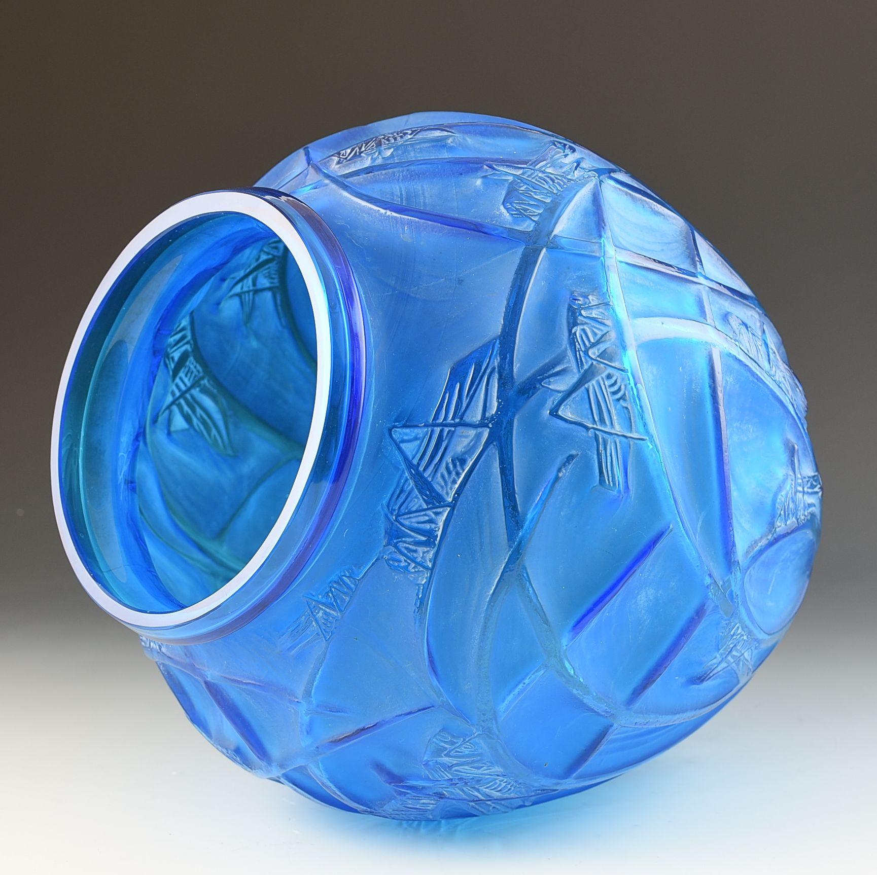 French Rene Lalique ELECTRIC BLUE SAUTERELLES VASE C.1912