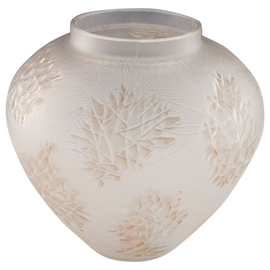 Rene Lalique Esterel Vase Marcilhac 941 Designed 1923