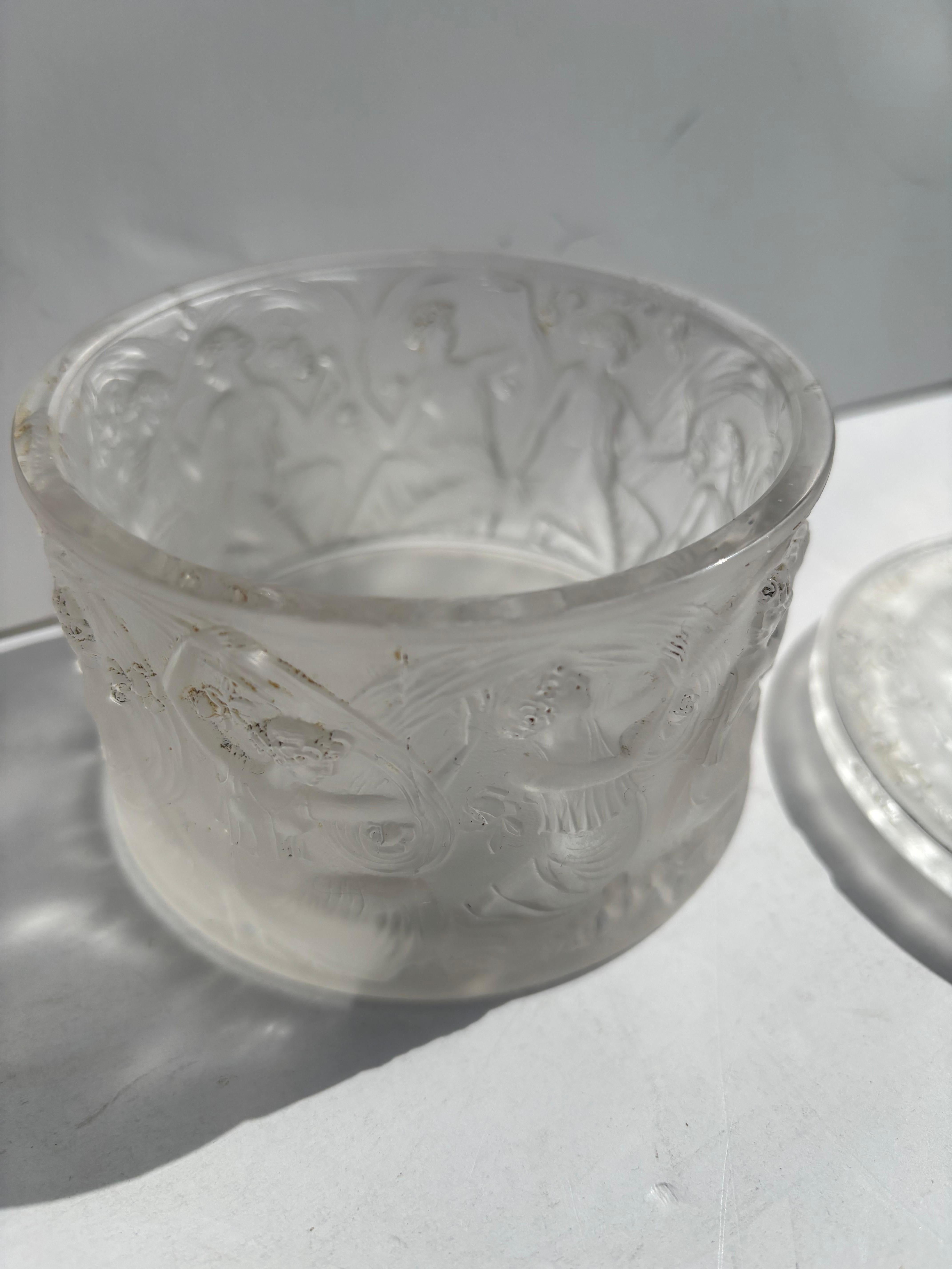 Figuritas René Lalique  et Voiles joyería / vidrio decorativo  Caja con tapa. en venta 1