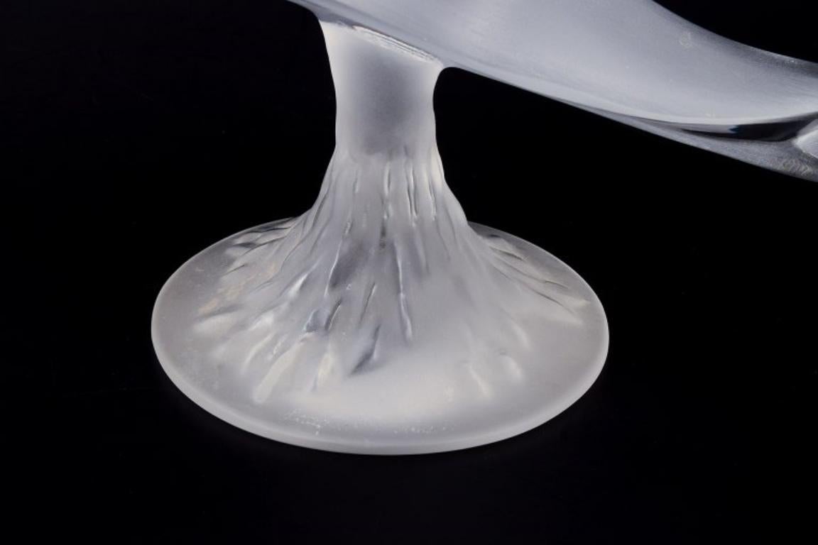 Late 20th Century René Lalique, France. Large art glass sculpture of a bird in clear glass. For Sale