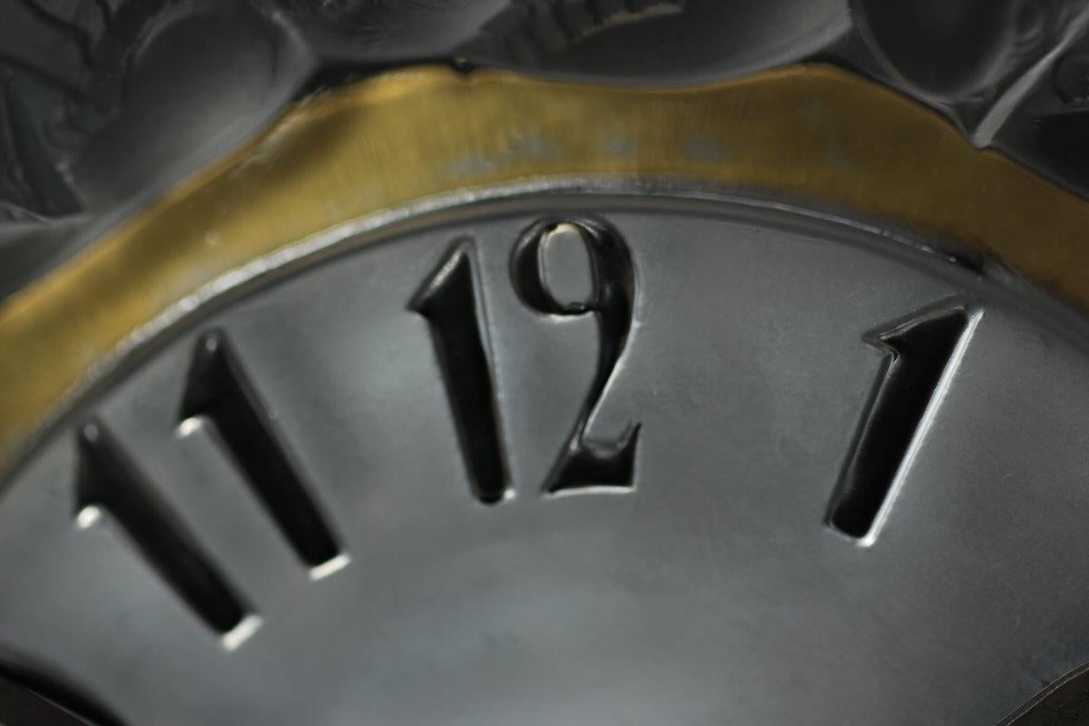 René Lalique Milchglas Roitelets Uhr im Zustand „Gut“ im Angebot in Chelmsford, Essex