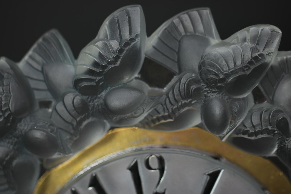 René Lalique Frosted Glass Roitelets Clock For Sale 1