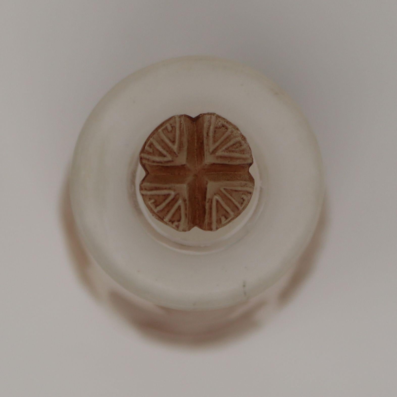 Rene Lalique Glas Ambre Antike Parfümflasche mit Box im Angebot 6