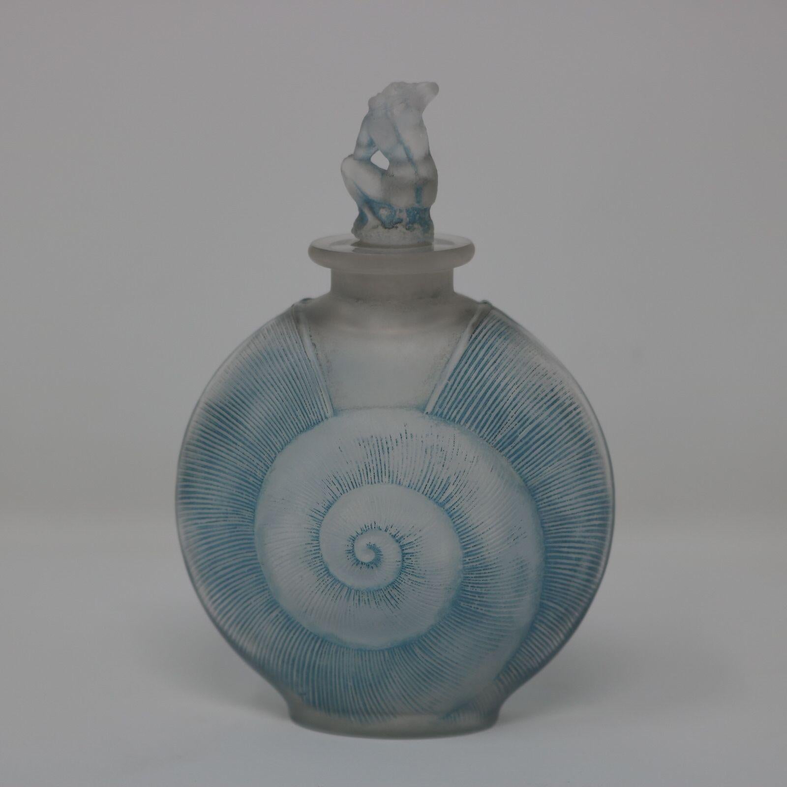 Rene Lalique Glass Amphitrite Perfume Bottle In Excellent Condition In Chelmsford, Essex