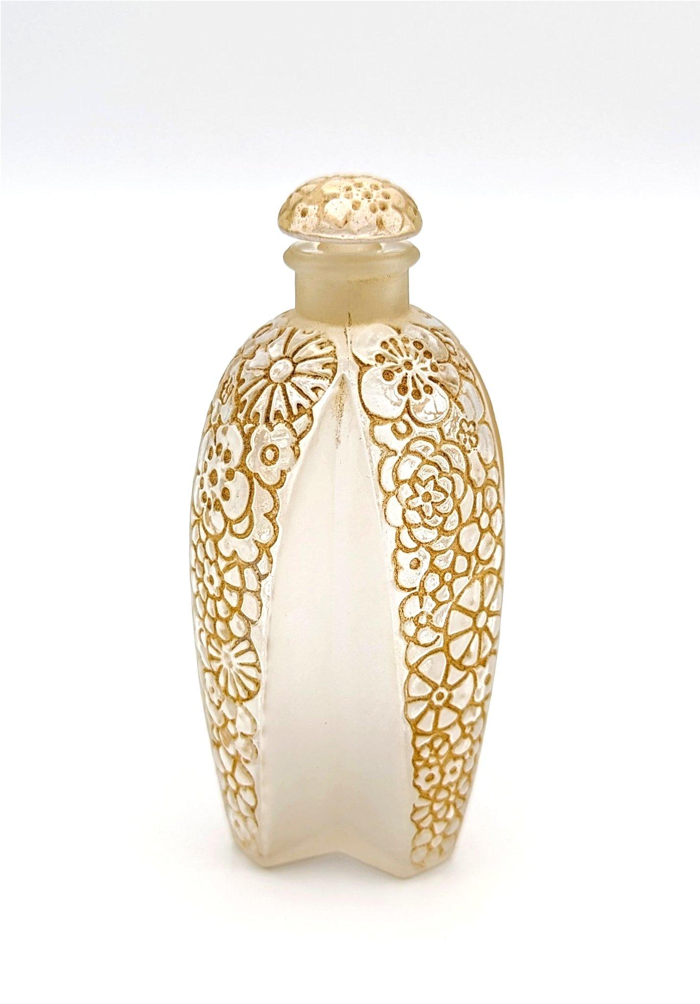 A great design by René Lalique from 1929 for an art deco perfume bottle for the perfume company Gabilla. 
