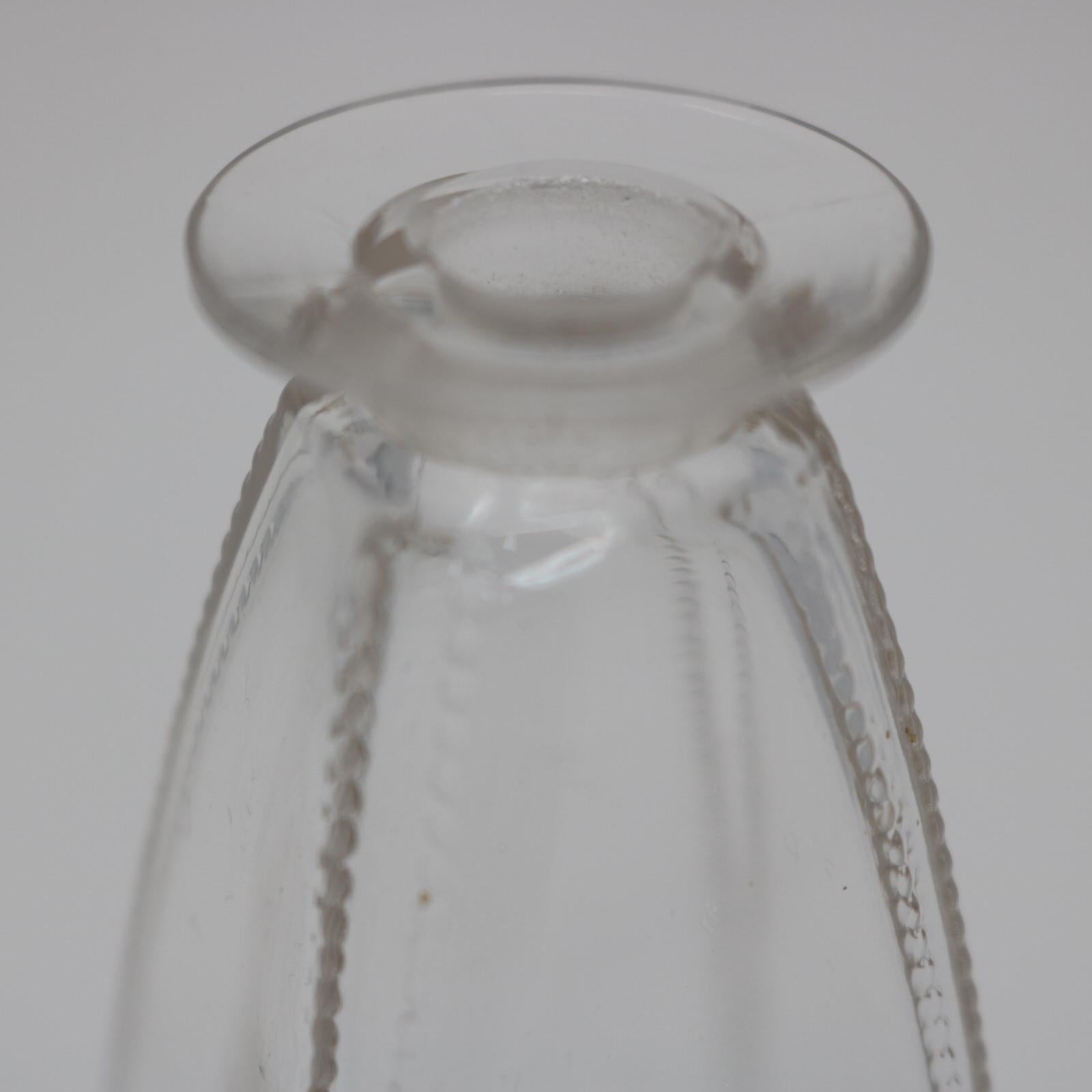 Rene Lalique Glass Arys 'Rien Que Du Bonheur' Perfume Bottle For Sale 3