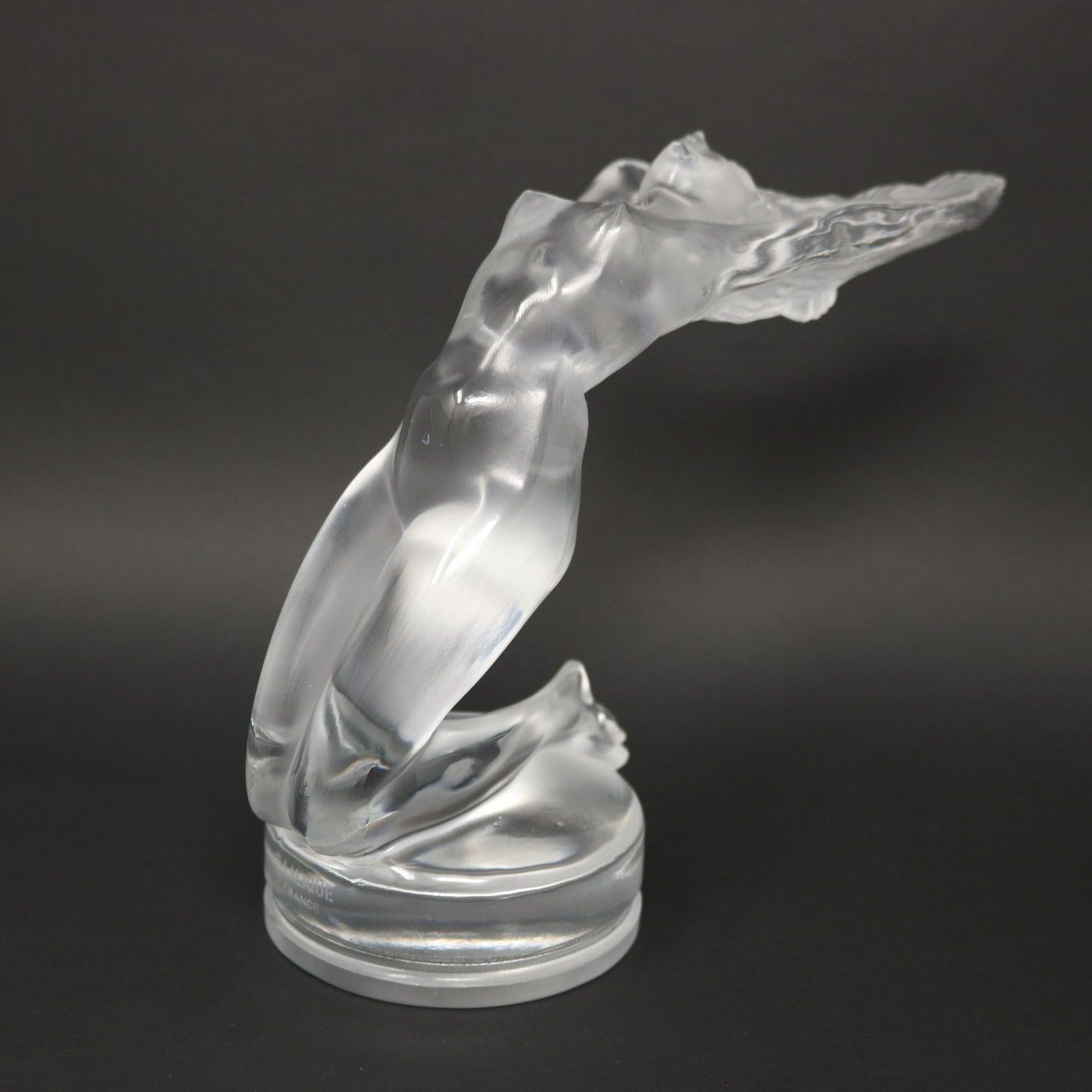 Rene Lalique - Mascot de voiture chrysolique en verre Bon état - En vente à Chelmsford, Essex