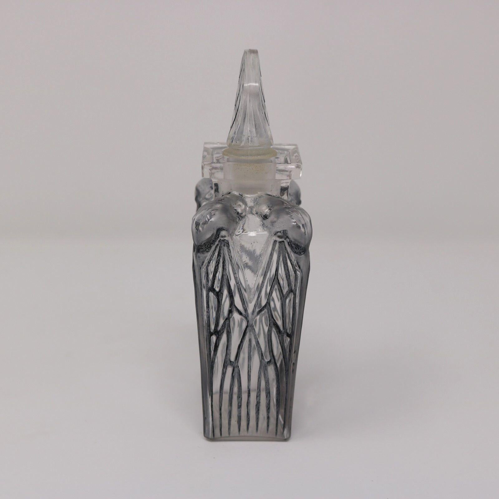 Bottiglia di profumo in vetro 'Cigalia' di Rene Lalique in vendita 1