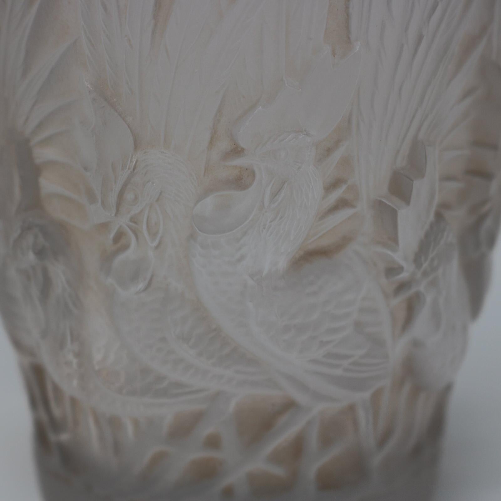 Rene Lalique Glass 'Coqs Et Plumes' Vase For Sale 5