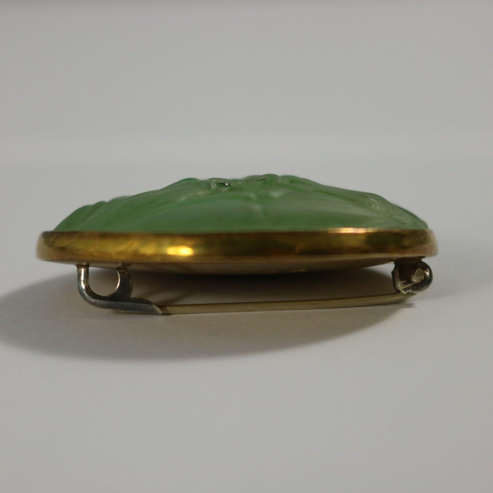 Inizio XX secolo Spilla Grenouilles (rane) in vetro di Rene Lalique in vendita