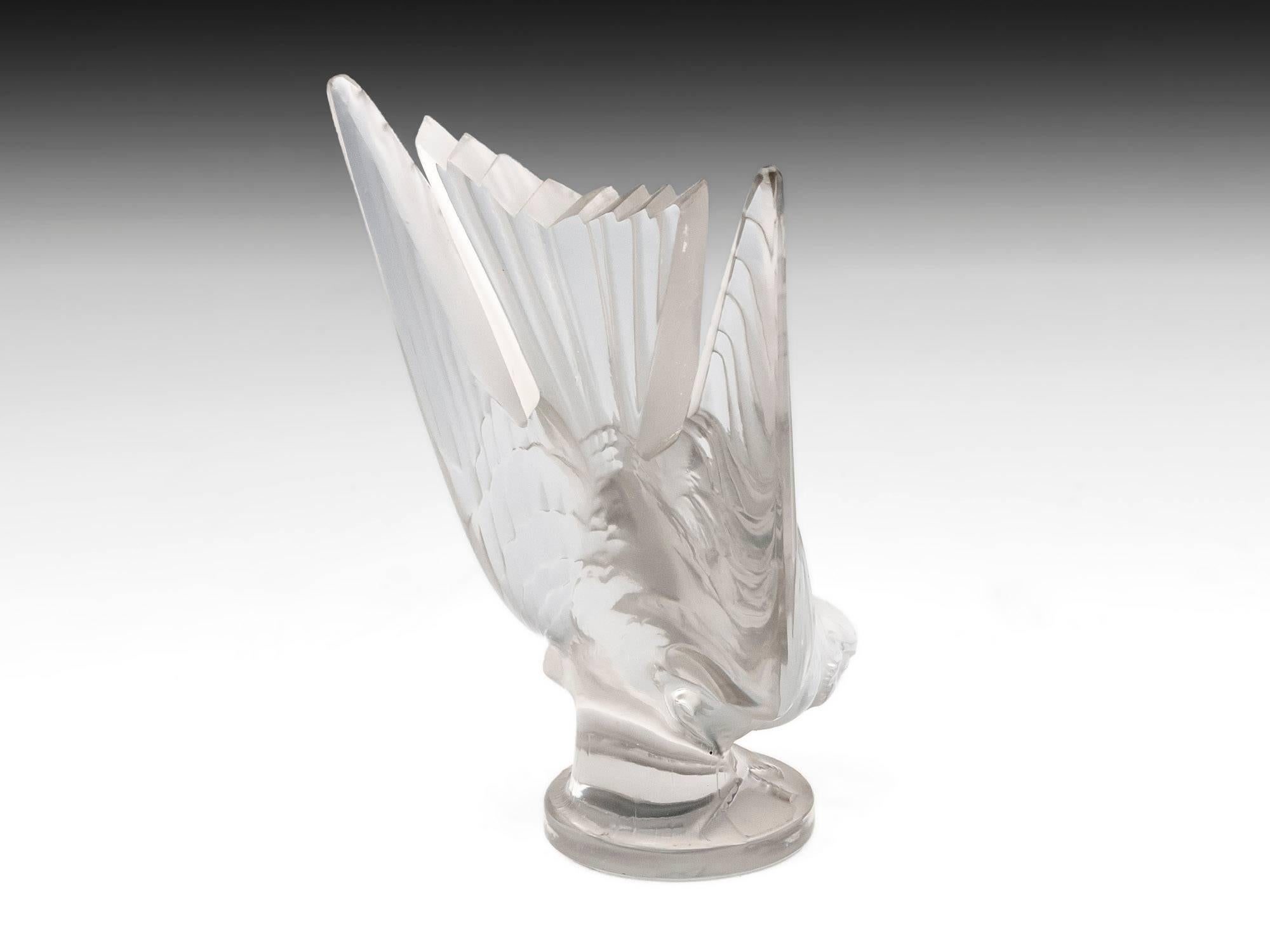 Rene Lalique Glass Hirondelle / Swallow Car Mascot with Mount 20th Century In Good Condition For Sale In Northampton, United Kingdom