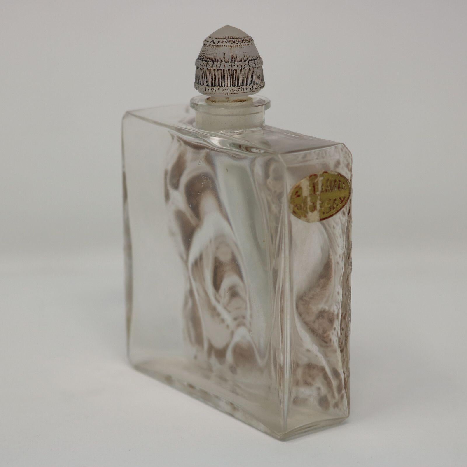 Rene Lalique Glass L'elegance Perfume Bottle In Excellent Condition In Chelmsford, Essex