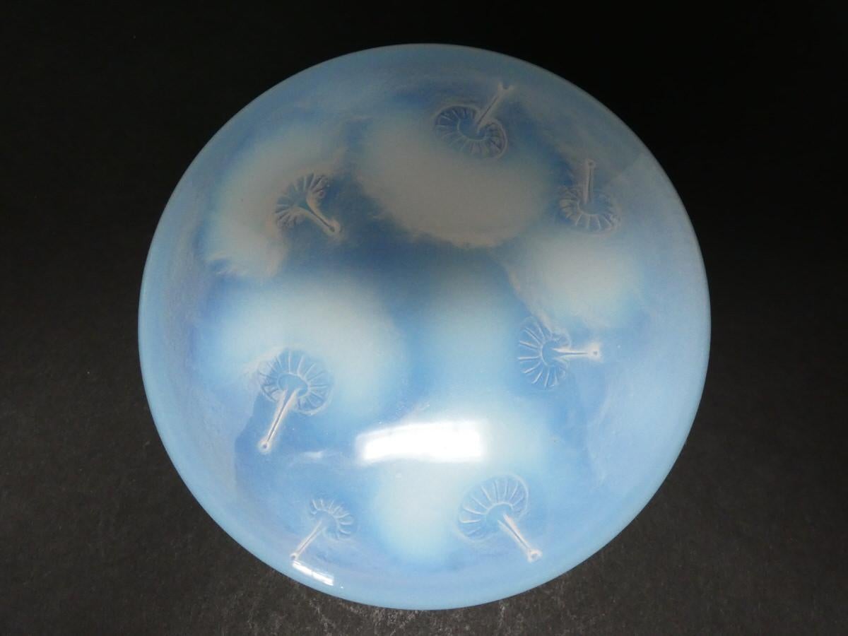 French Rene Lalique Glass Opalescent 'Houppes' Box