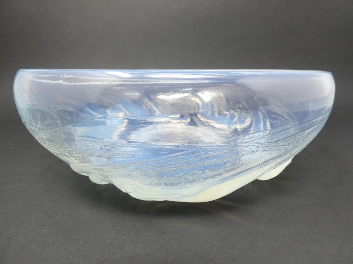 Rene Lalique opalescent glass Ondines bowl, 'Coupe refermee' (closed-cup) design. The lip of the rim on this design curves inward. The pattern features Ondines (or Undines), a category of imaginary elemental beings associated with water, first named