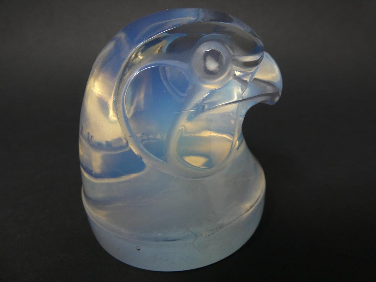 Art Deco Rene Lalique Glass Opalescent Tete d'epervier Falcon Mascot For Sale