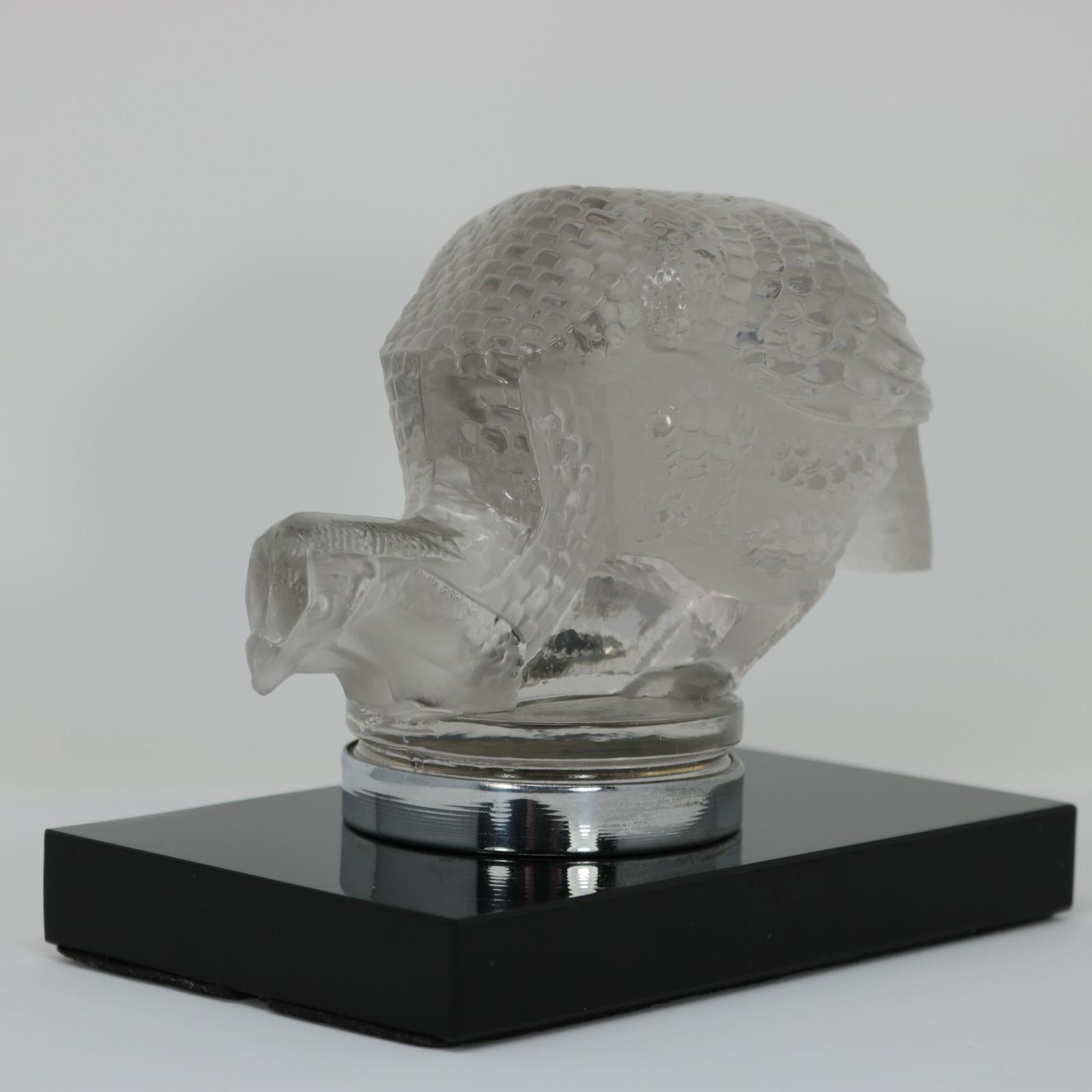 Art déco Mascot de chariot à hibou Guinea en verre Ren Lalique « Piintade » en vente