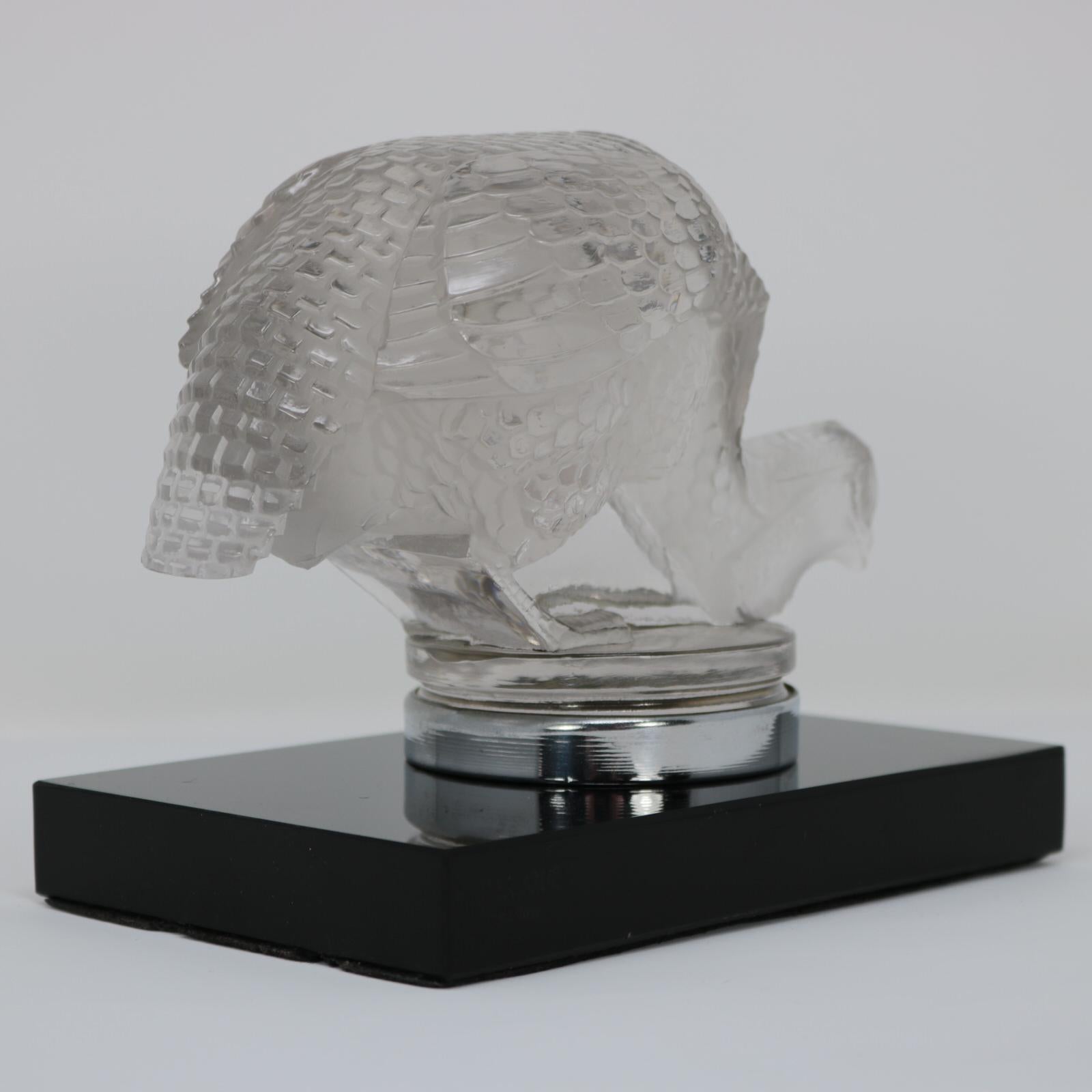 Début du 20ème siècle Mascot de chariot à hibou Guinea en verre Ren Lalique « Piintade » en vente