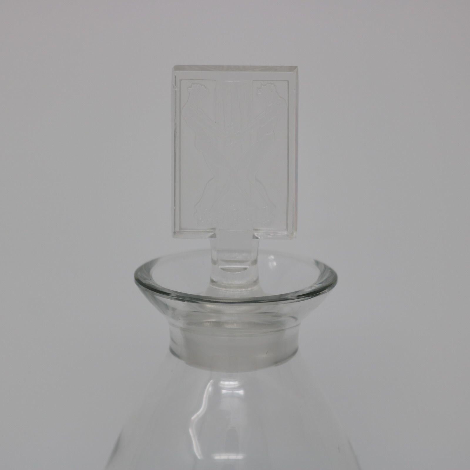 Rene Lalique Glass 'Strasbourg' Decanter with 2 Glasses In Excellent Condition In Chelmsford, Essex